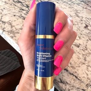 Senegence Senderm Solutions Brightening multi vitamin treatment.